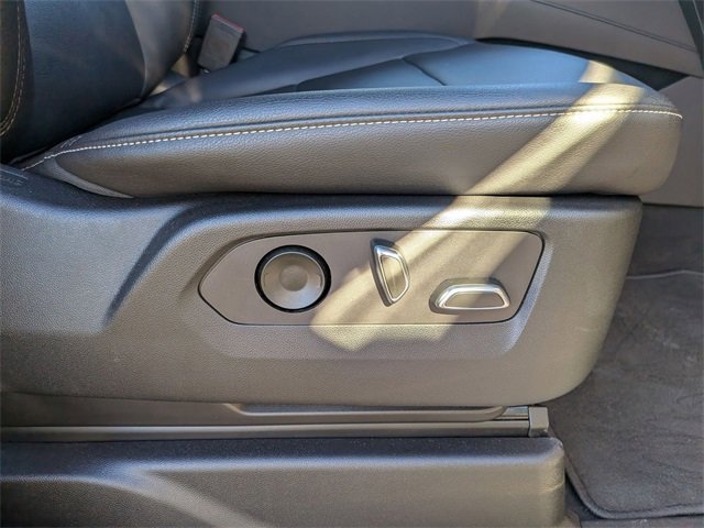 Used 2022 Cadillac Escalade ESV Luxury image 36