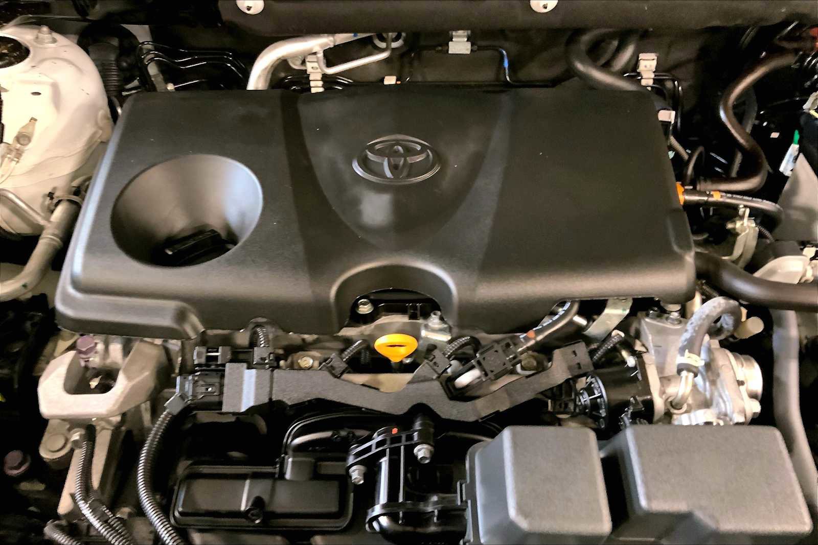 Used 2022 Toyota RAV4 XLE w/ Convenience Package image 30