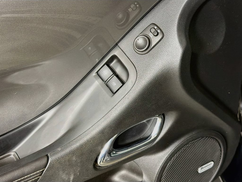 Used 2010 Chevrolet Camaro SS RWD image 18