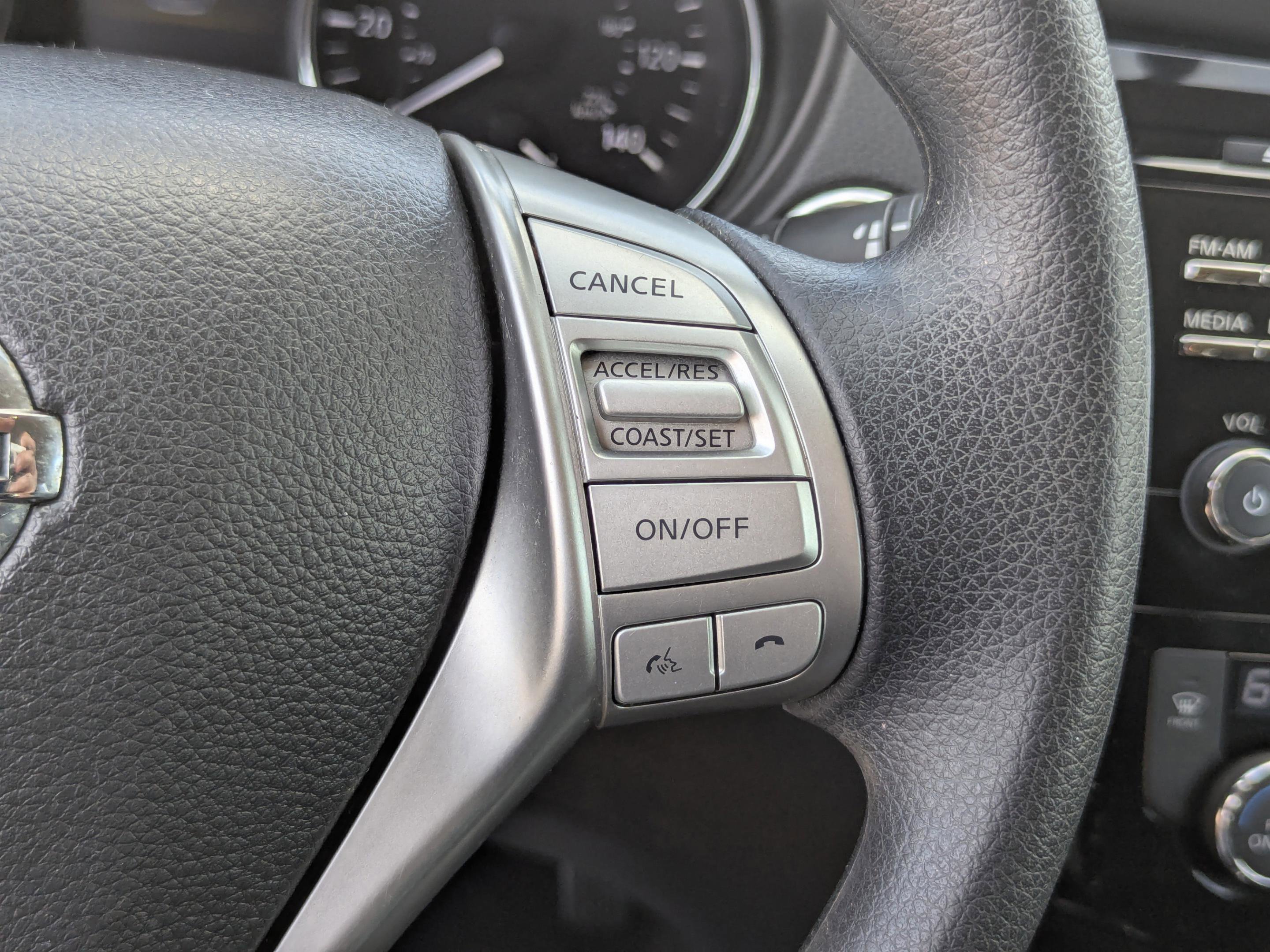 Used 2016 Nissan Rogue SV w/ SV Family Package image 29