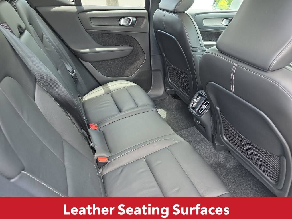 Used 2023 Volvo XC40 B5 Plus w/ Driver Assist Package AWD/4WD image 18