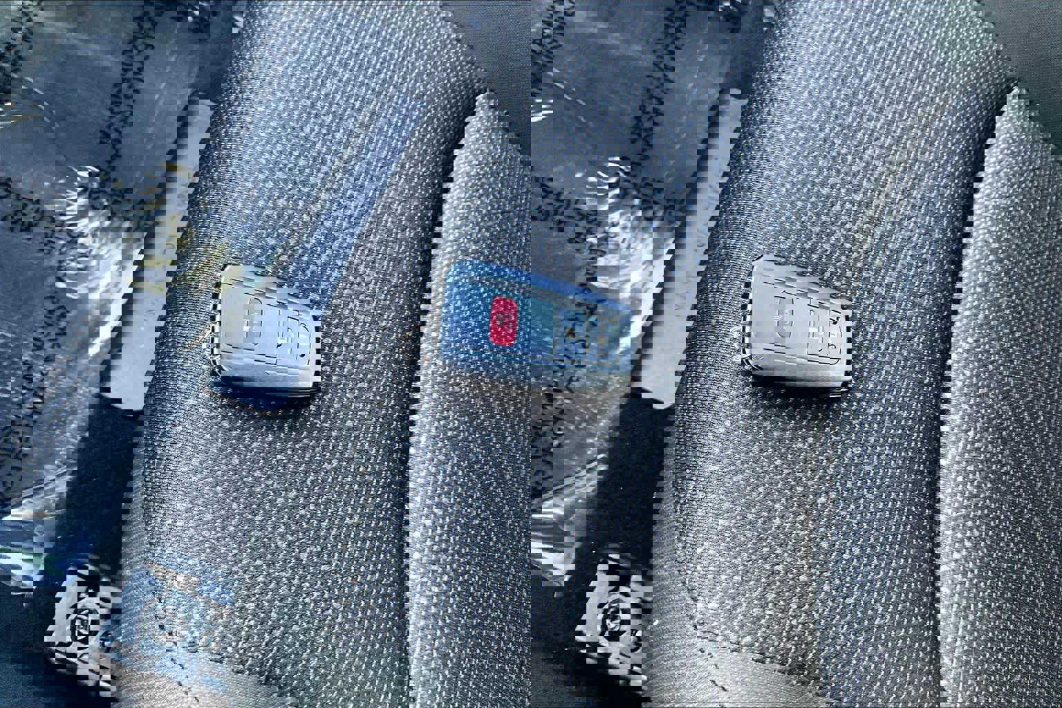 Used 2019 Toyota Prius LE w/ Carpet Mat Package image 13