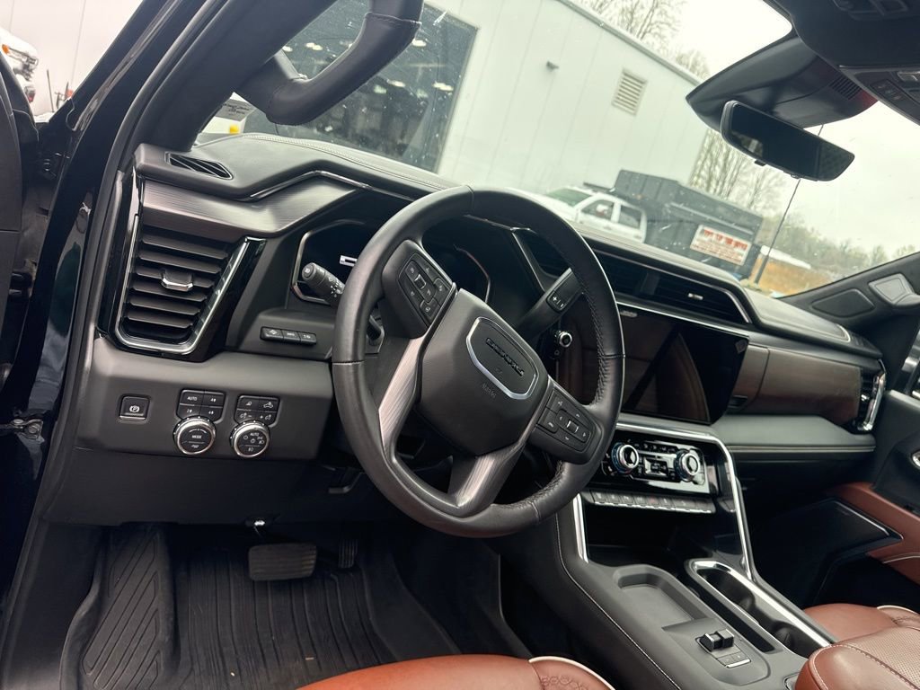 Used 2025 GMC Sierra 2500 Denali Ultimate w/ Max Trailering Package image 18