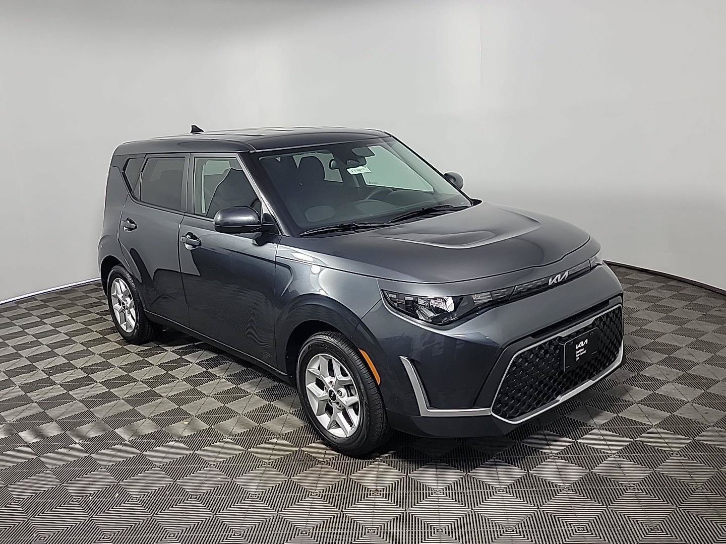 Certified 2024 Kia Soul S FWD image 2