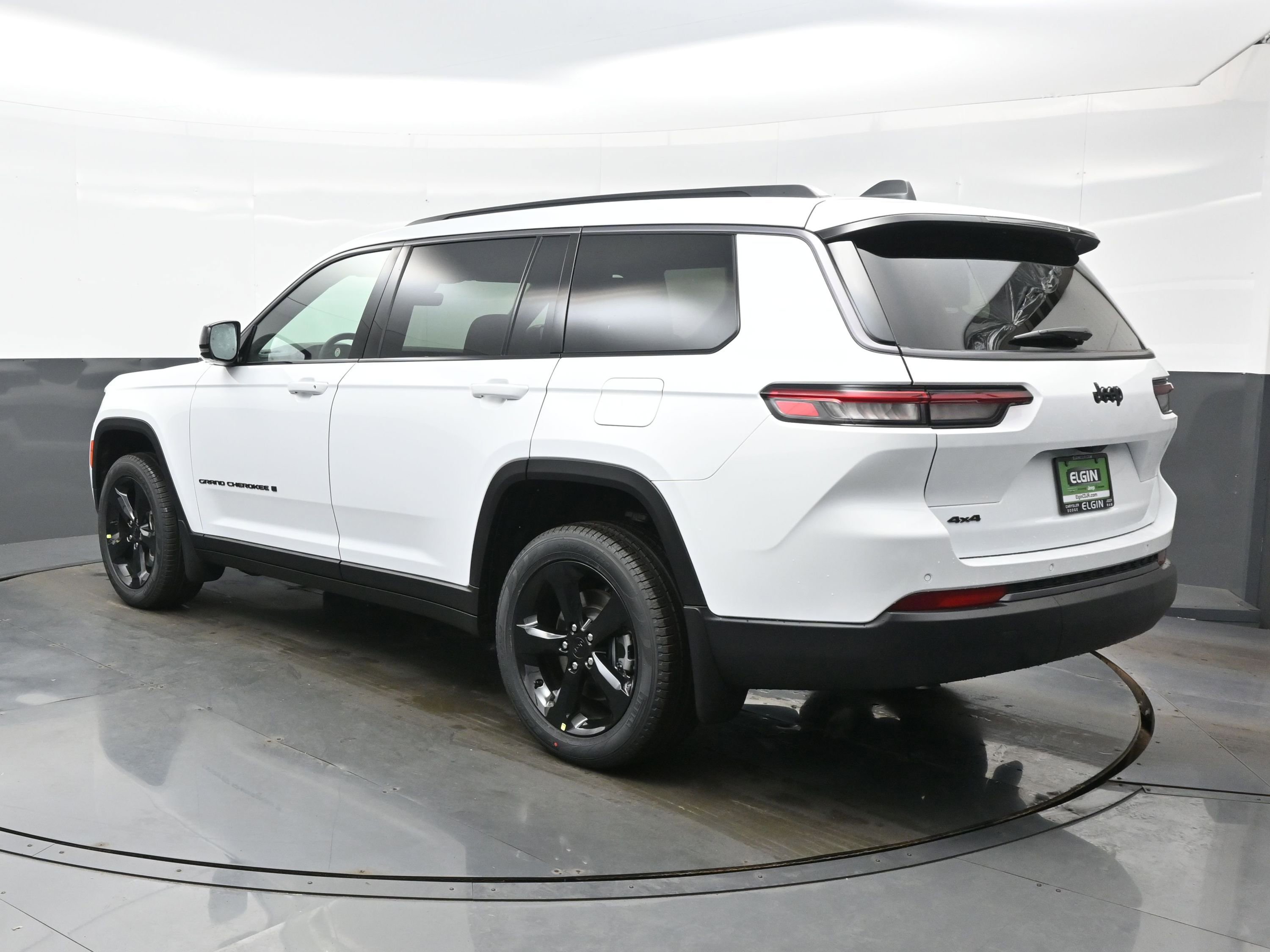 New 2026 Jeep Grand Cherokee L Limited w/ Limited Altitude Package AWD/4WD image 4