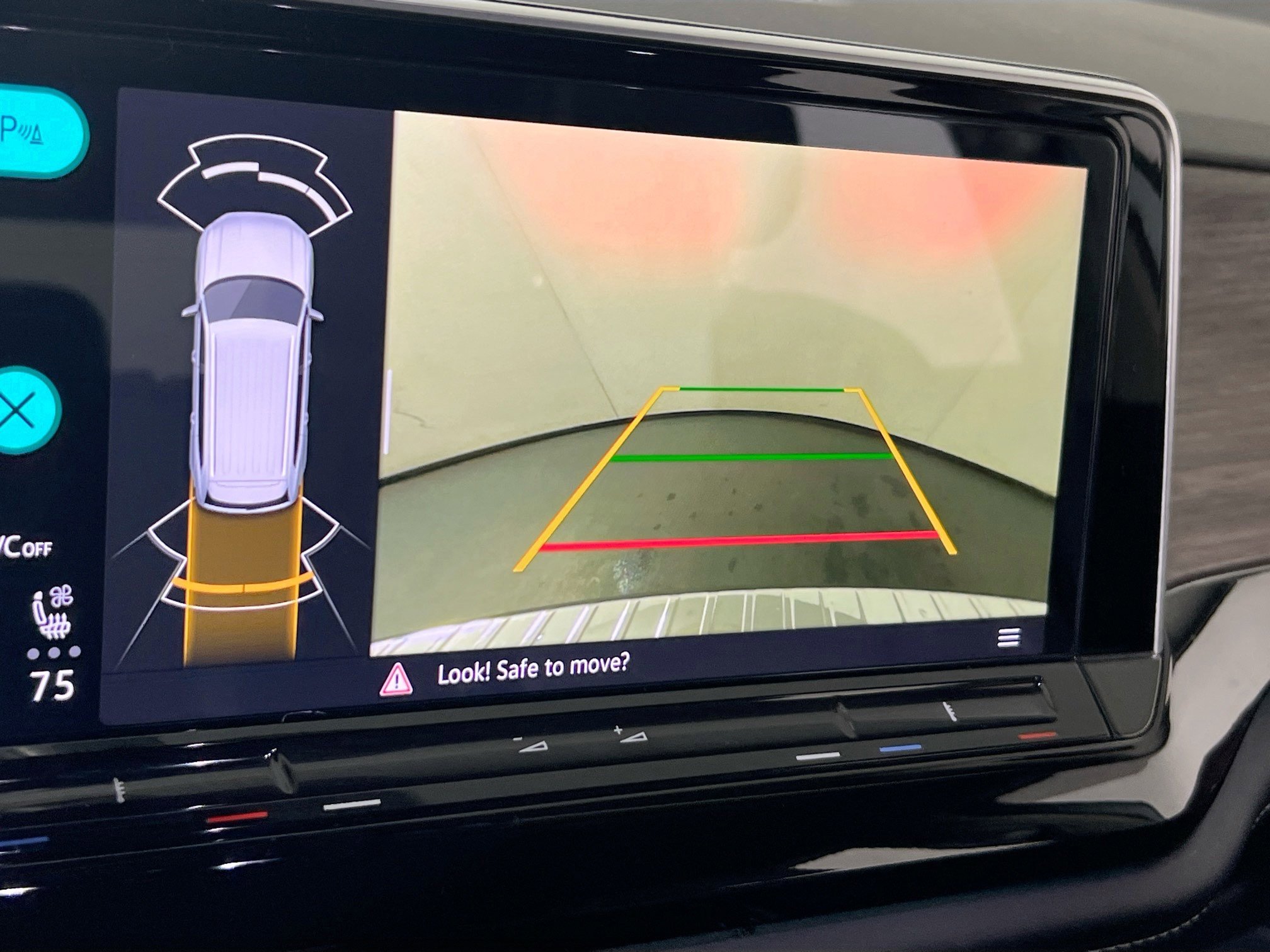 Used 2024 Volkswagen Atlas SEL image 14