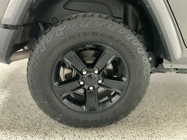 Used 2023 Jeep Wrangler Altitude image 13