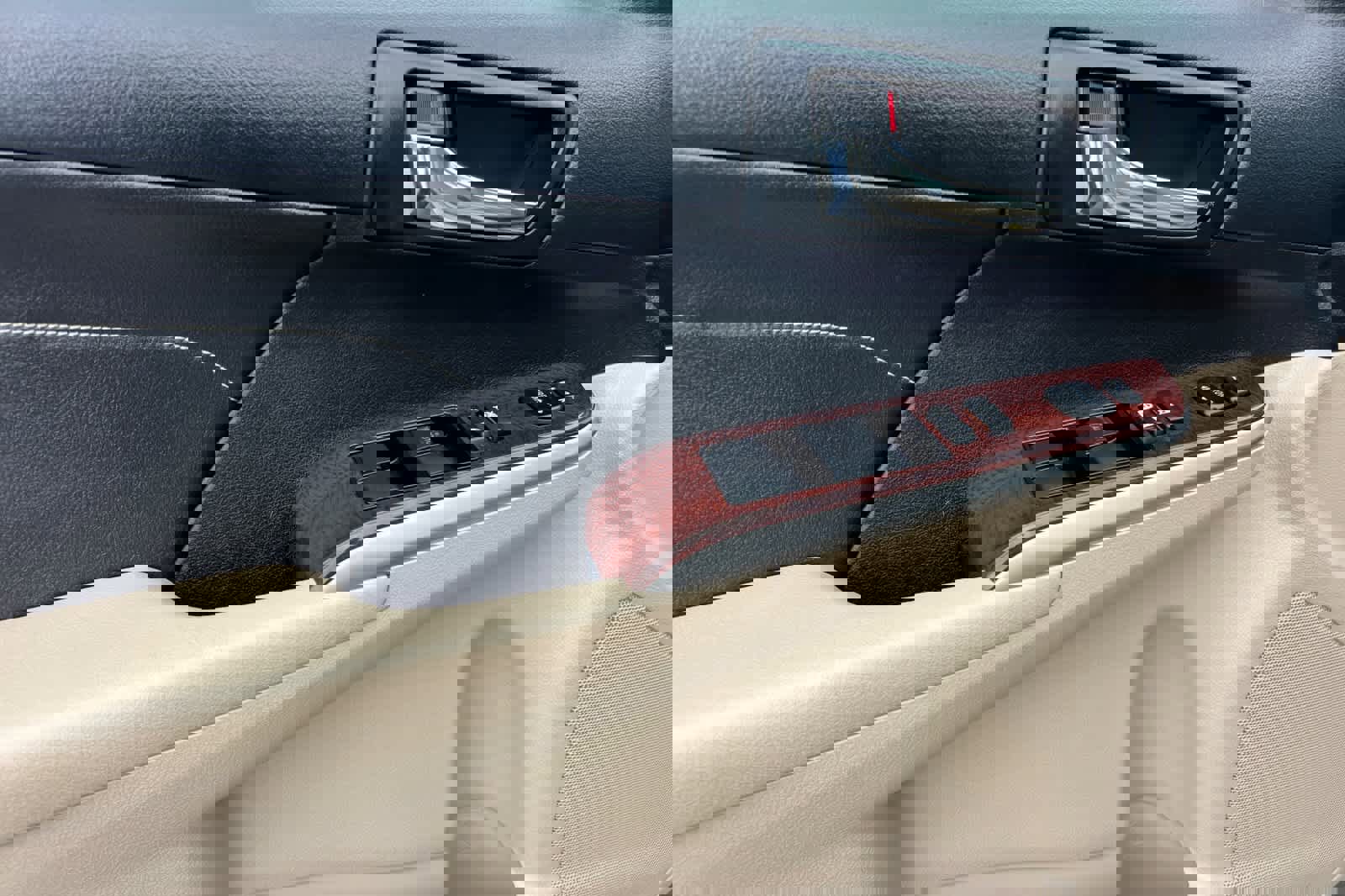 Used 2013 Toyota Camry XLE image 12