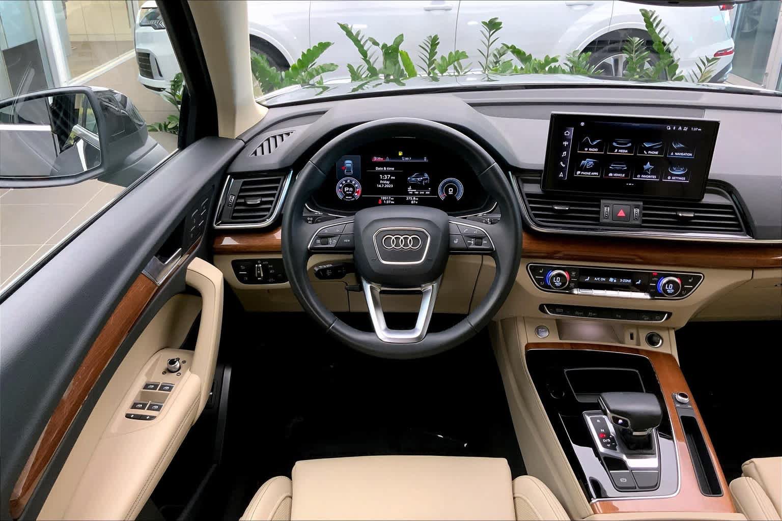 Used 2021 Audi Q5 2.0T Premium Plus w/ Premium Plus Package AWD/4WD image 6