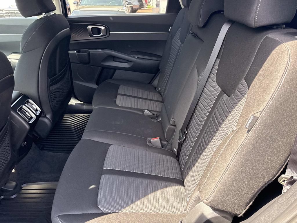 New 2026 Kia Sorento LX FWD image 7