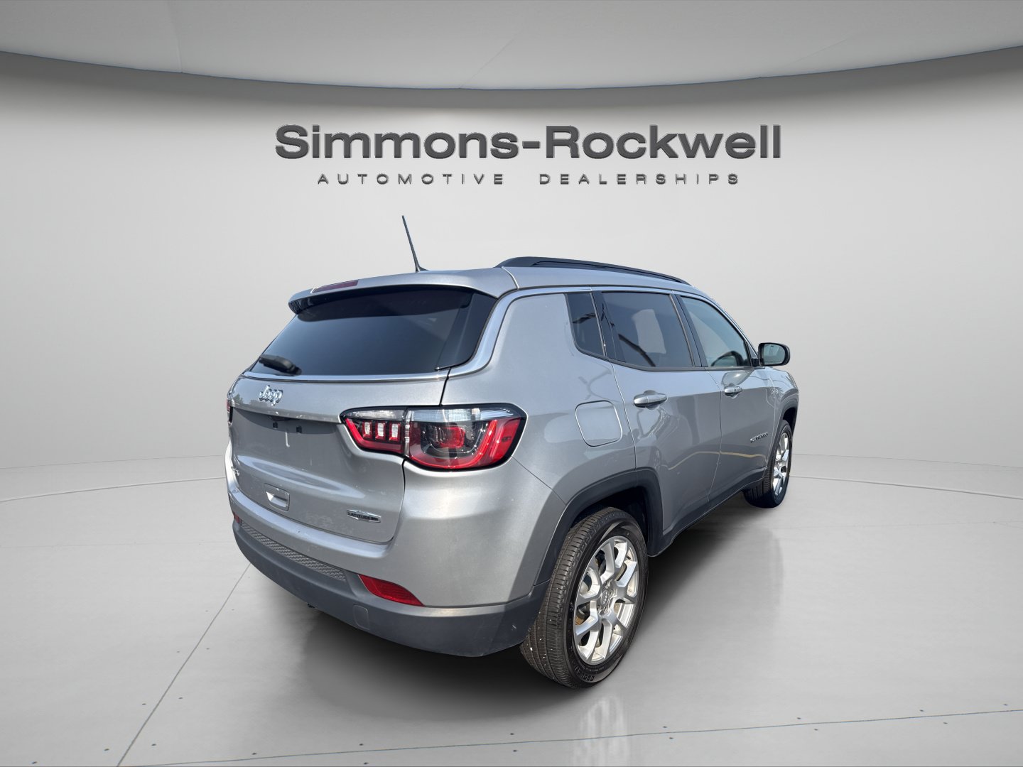 Used 2023 Jeep Compass Latitude AWD/4WD image 4