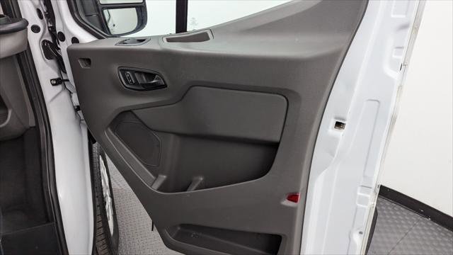 Used 2023 Ford Transit 350 XLT image 18