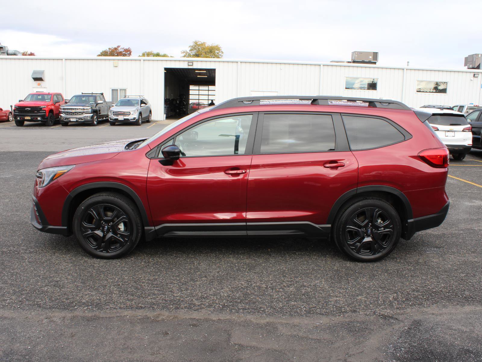 Used 2025 Subaru Ascent Bronze Edition image 5