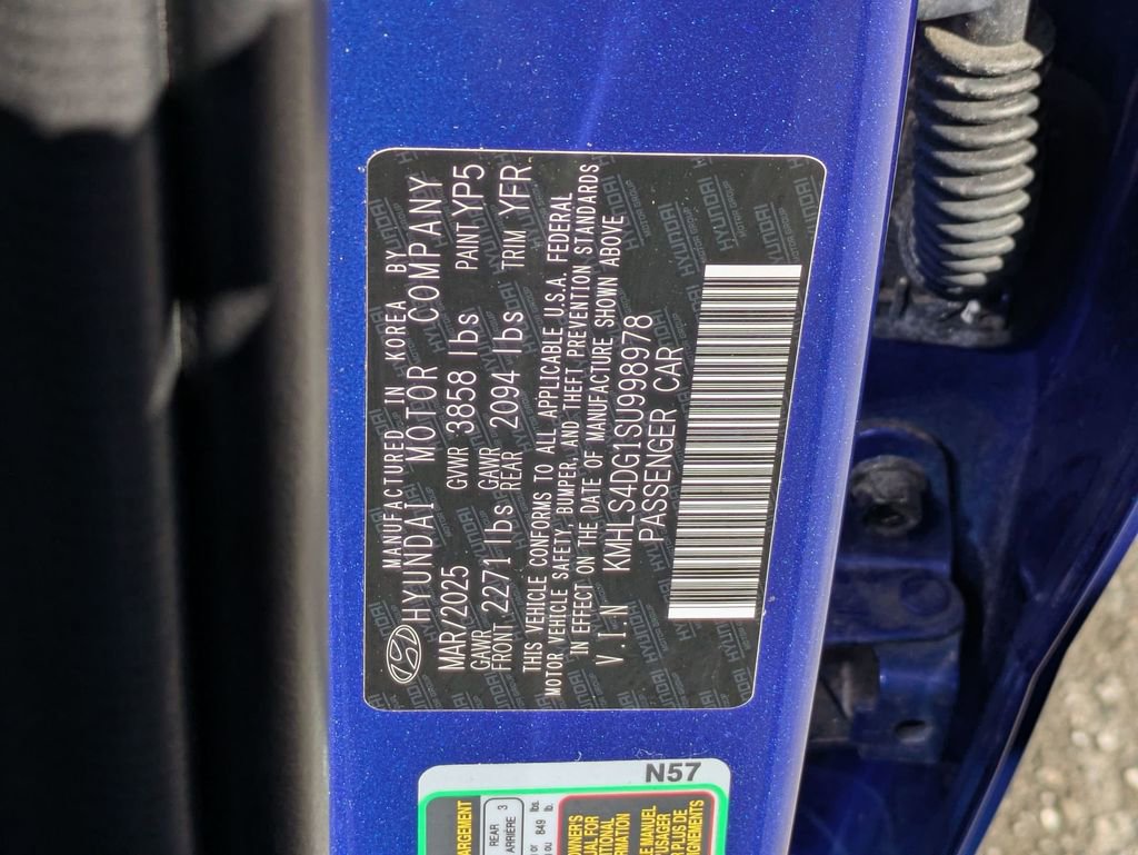 Used 2025 Hyundai Elantra SEL image 32