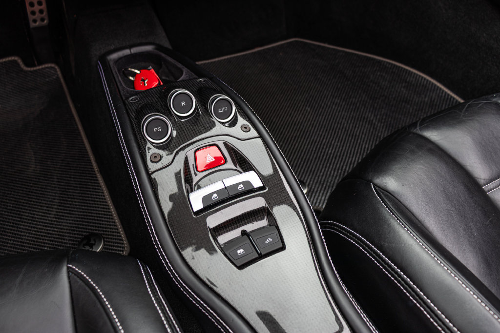 Used 2014 Ferrari 458 Spider RWD image 5