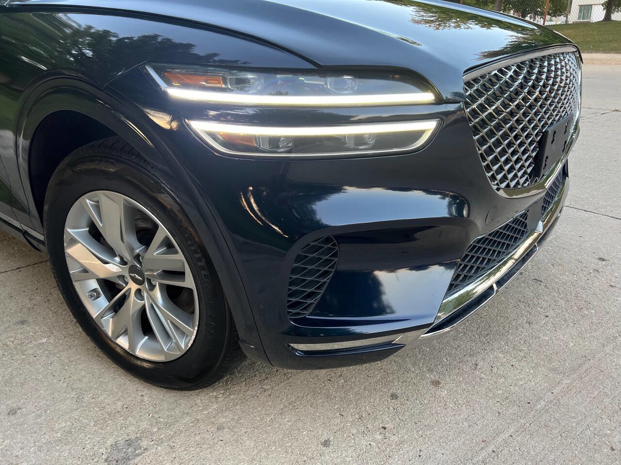 Used 2023 Genesis GV70 2.5T AWD/4WD image 11