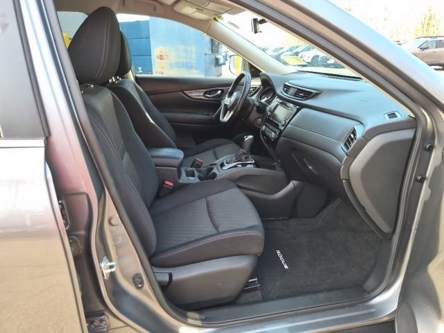 Used 2020 Nissan Rogue SV AWD/4WD image 13