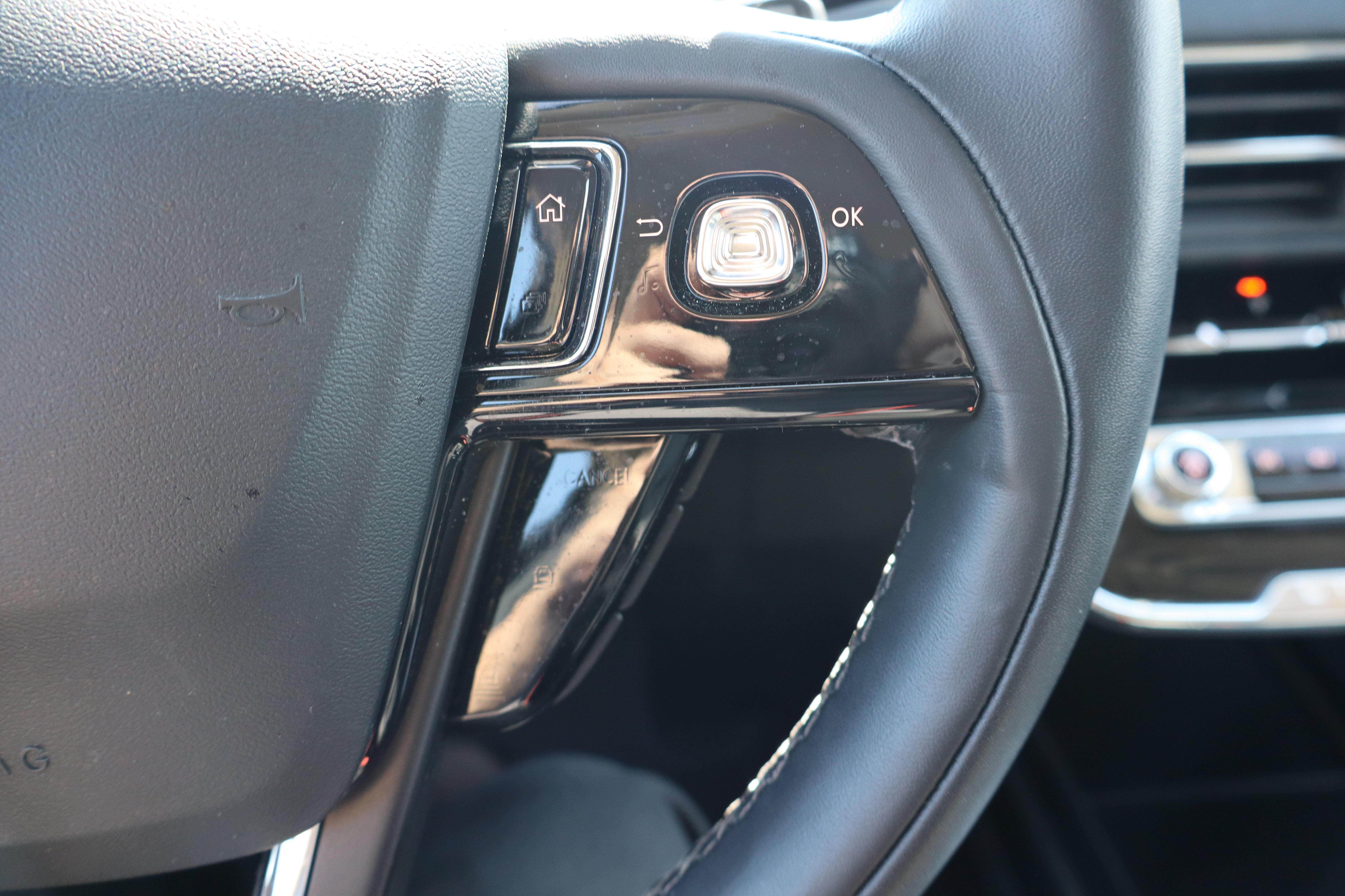 Used 2025 Lincoln Corsair Reserve AWD/4WD image 16