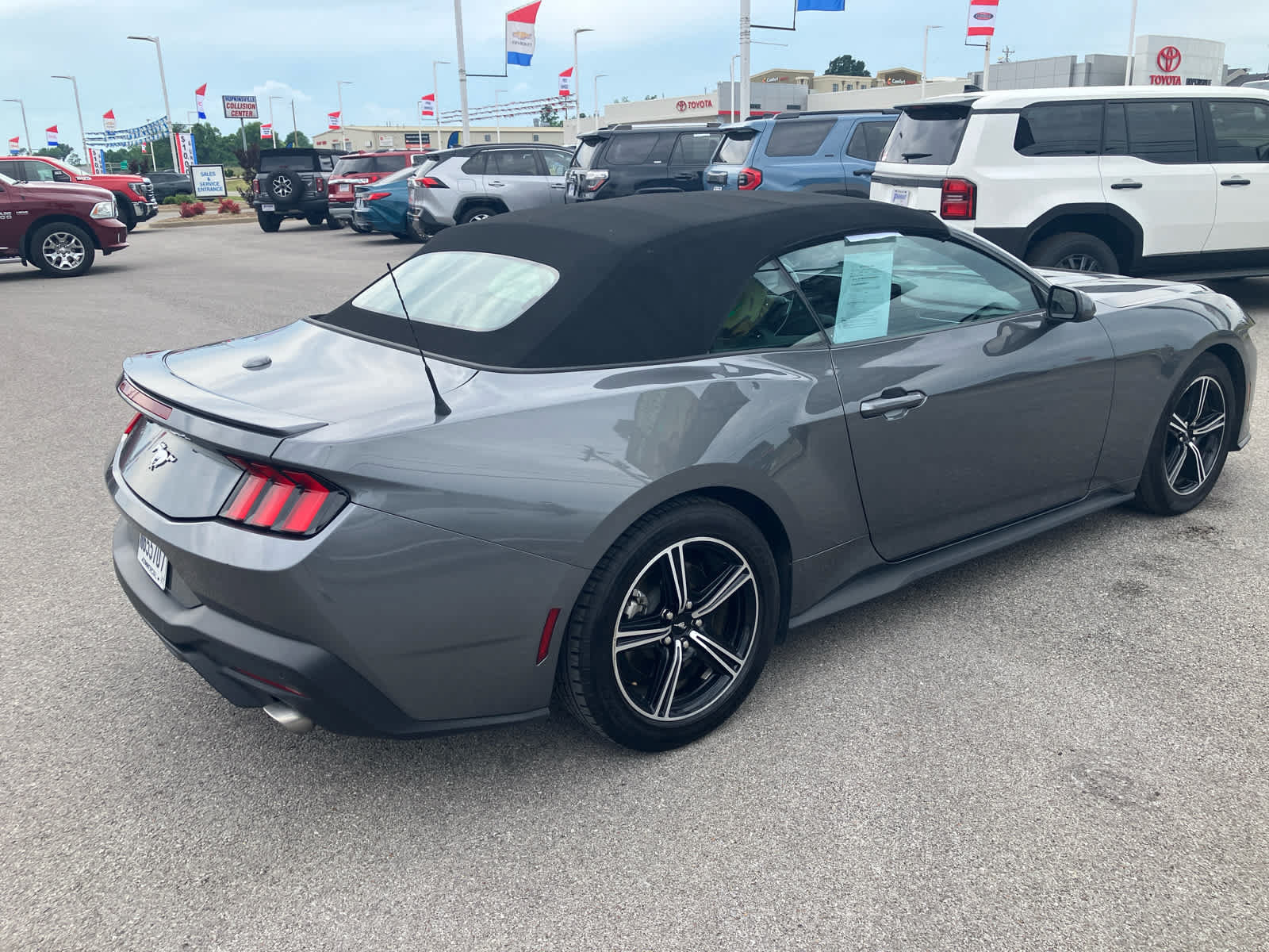 Used 2025 Ford Mustang Premium RWD image 6