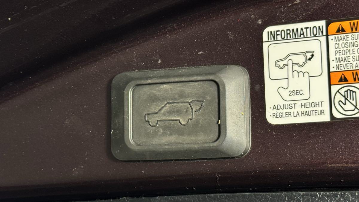 Used 2016 Toyota RAV4 Limited AWD/4WD image 36