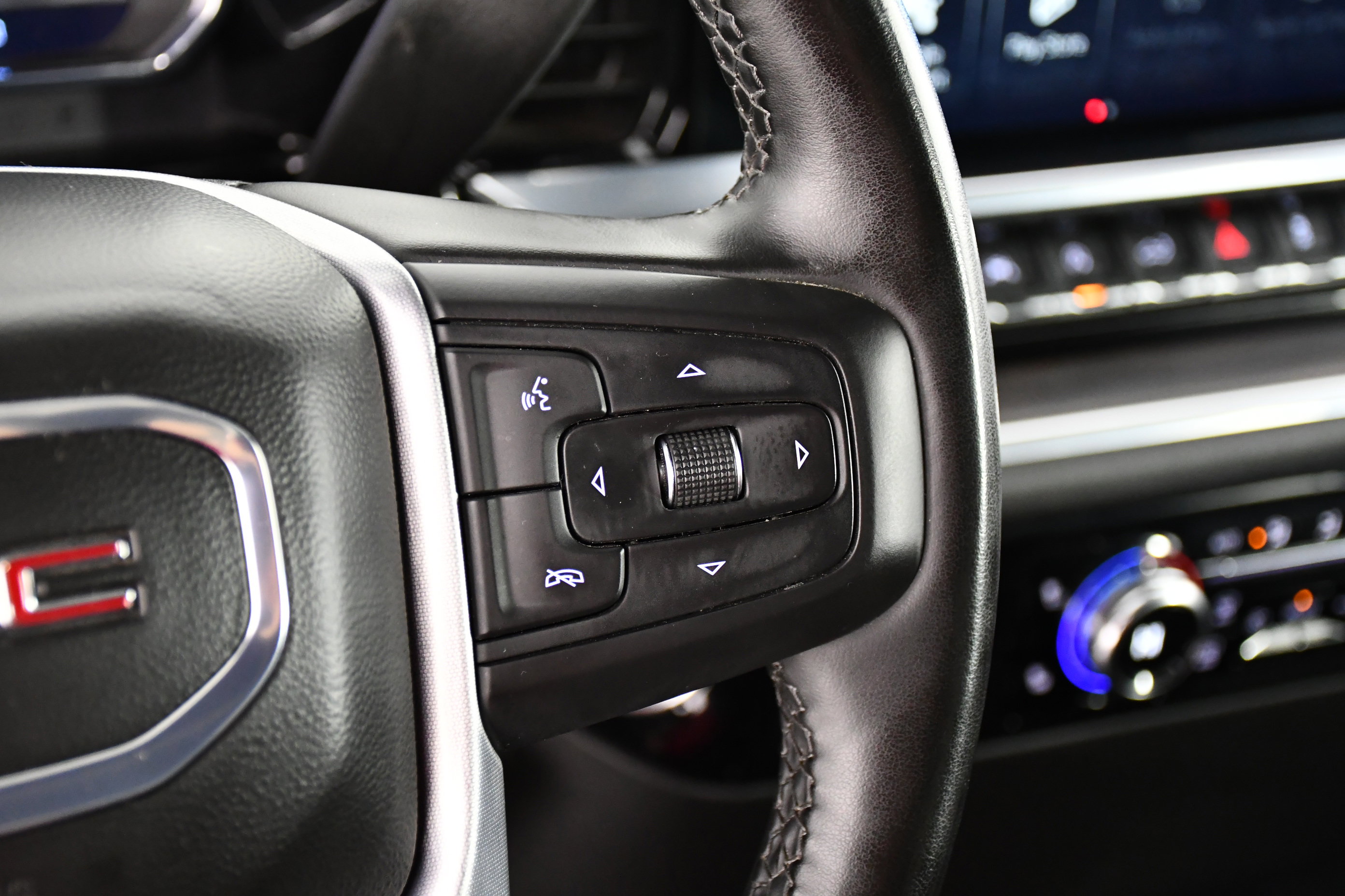 Used 2025 GMC Sierra 1500 SLT image 15