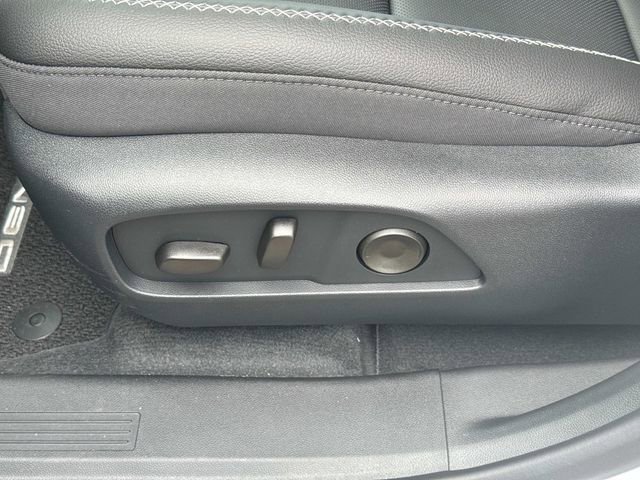 New 2026 GMC Terrain Denali w/ LPO, Black Badging Package image 23