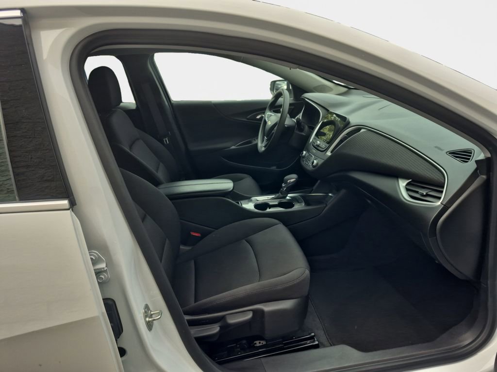 Used 2024 Chevrolet Malibu LT image 18