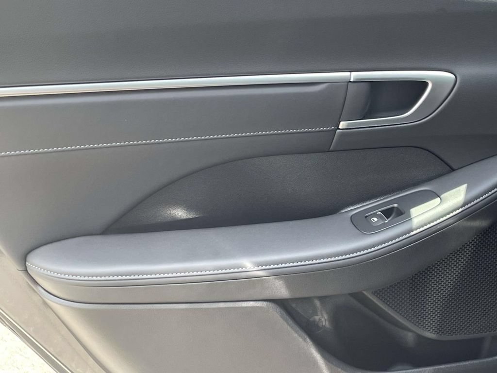 New 2026 Hyundai Sonata Limited FWD image 11