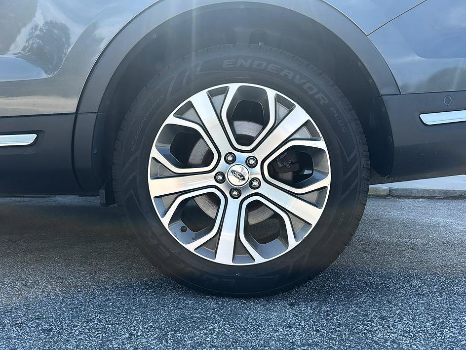 Used 2019 Ford Explorer Platinum AWD/4WD image 25