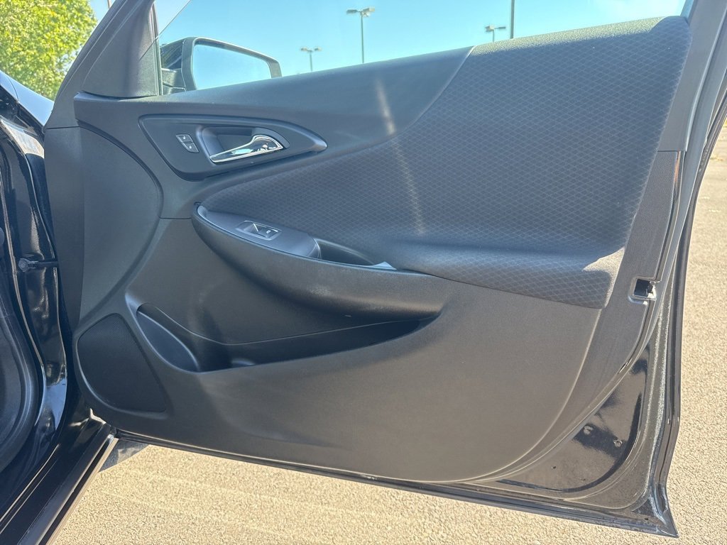 Used 2023 Chevrolet Malibu LT image 30
