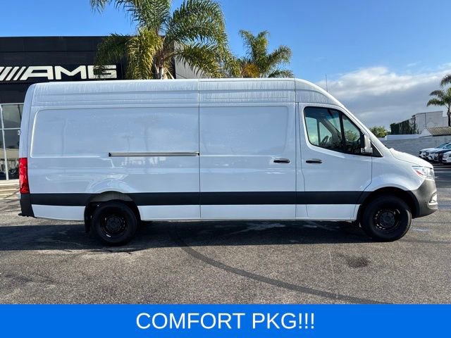Used 2025 Mercedes-Benz Sprinter 2500 image 2
