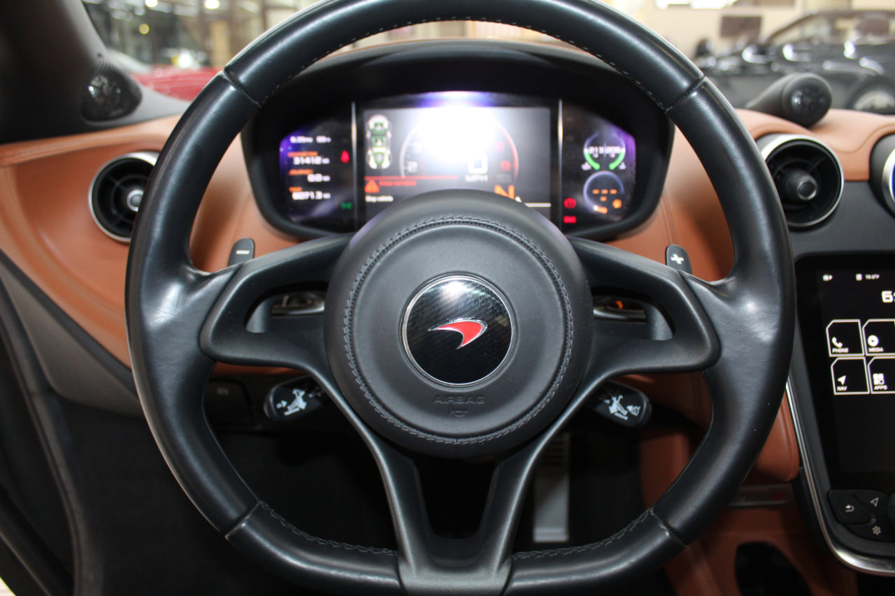 Used 2017 McLaren 570S Coupe image 19