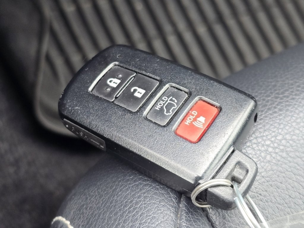 Used 2018 Toyota RAV4 Limited image 34