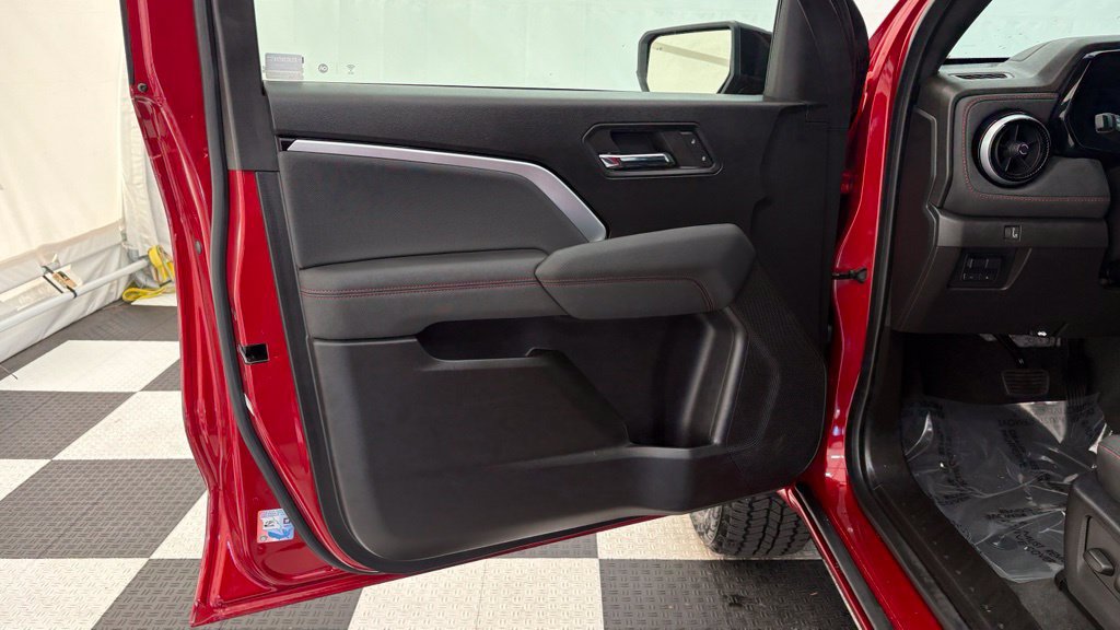Used 2023 Chevrolet Colorado Z71 w/ Z71 Convenience Package 2 AWD/4WD image 17