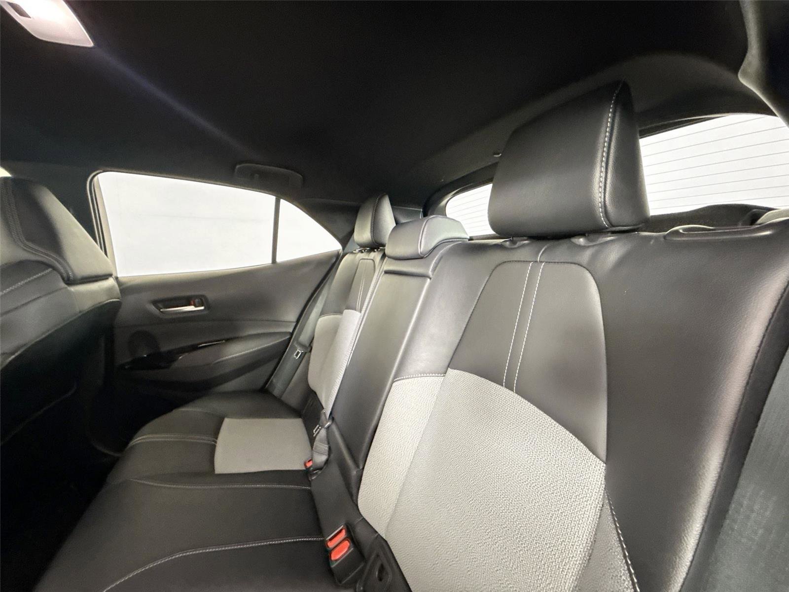 Certified 2025 Toyota Corolla XSE FWD image 30