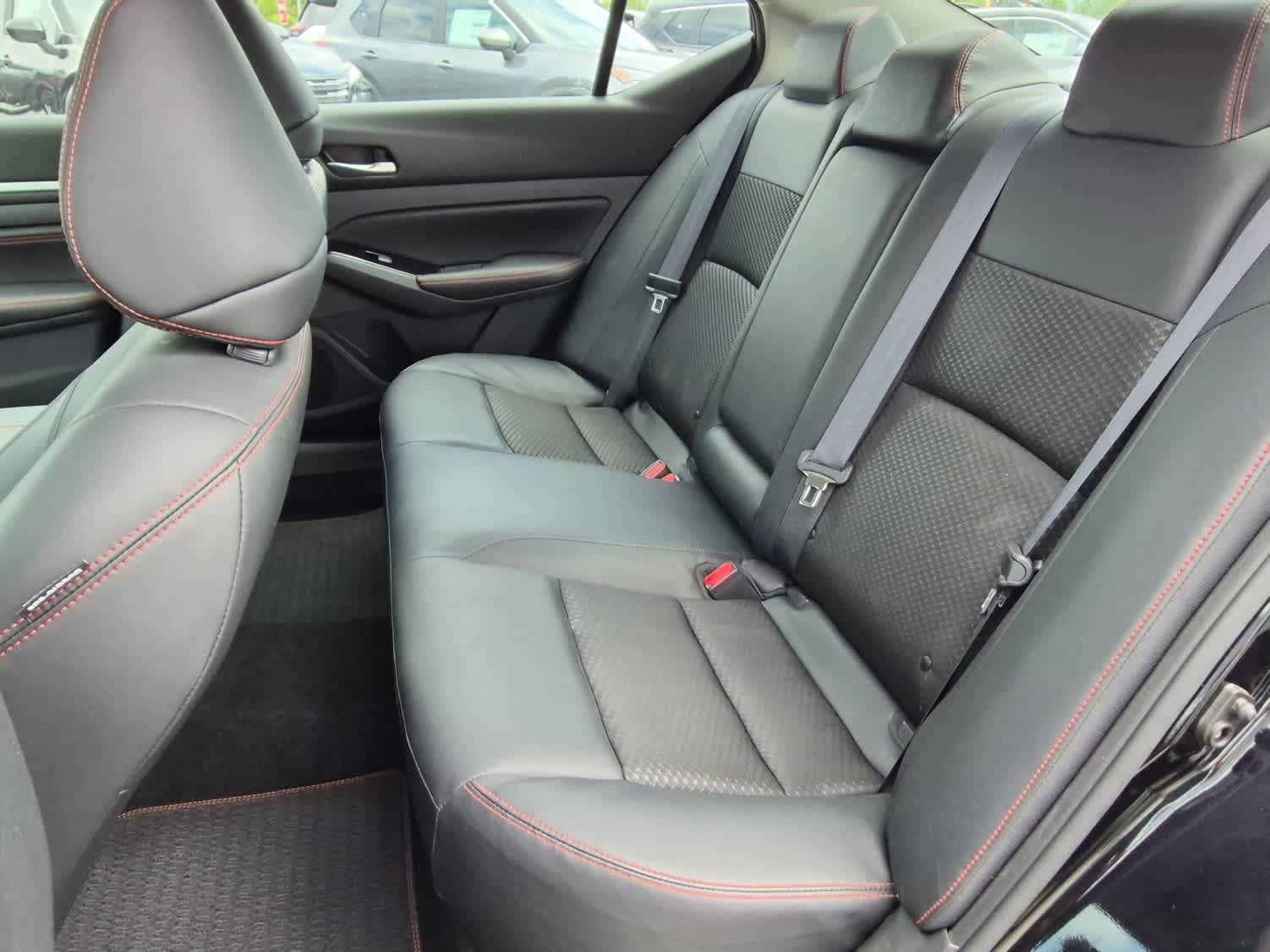 Used 2023 Nissan Altima 2.5 SR FWD image 7