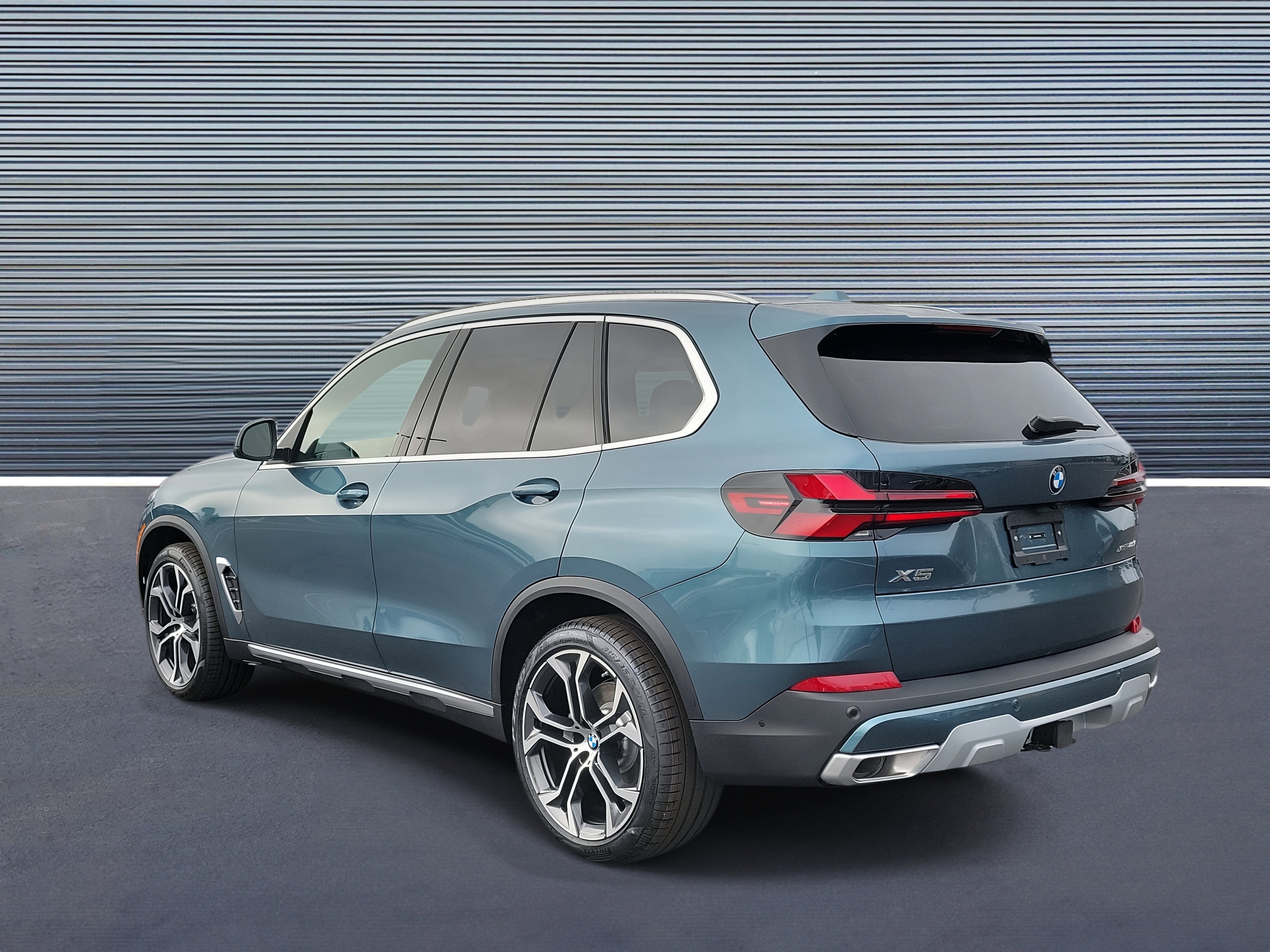 New 2026 BMW X5 xDrive40i w/ Climate Comfort Package AWD/4WD image 4