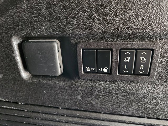 Used 2023 Chevrolet Tahoe Premier RWD image 36