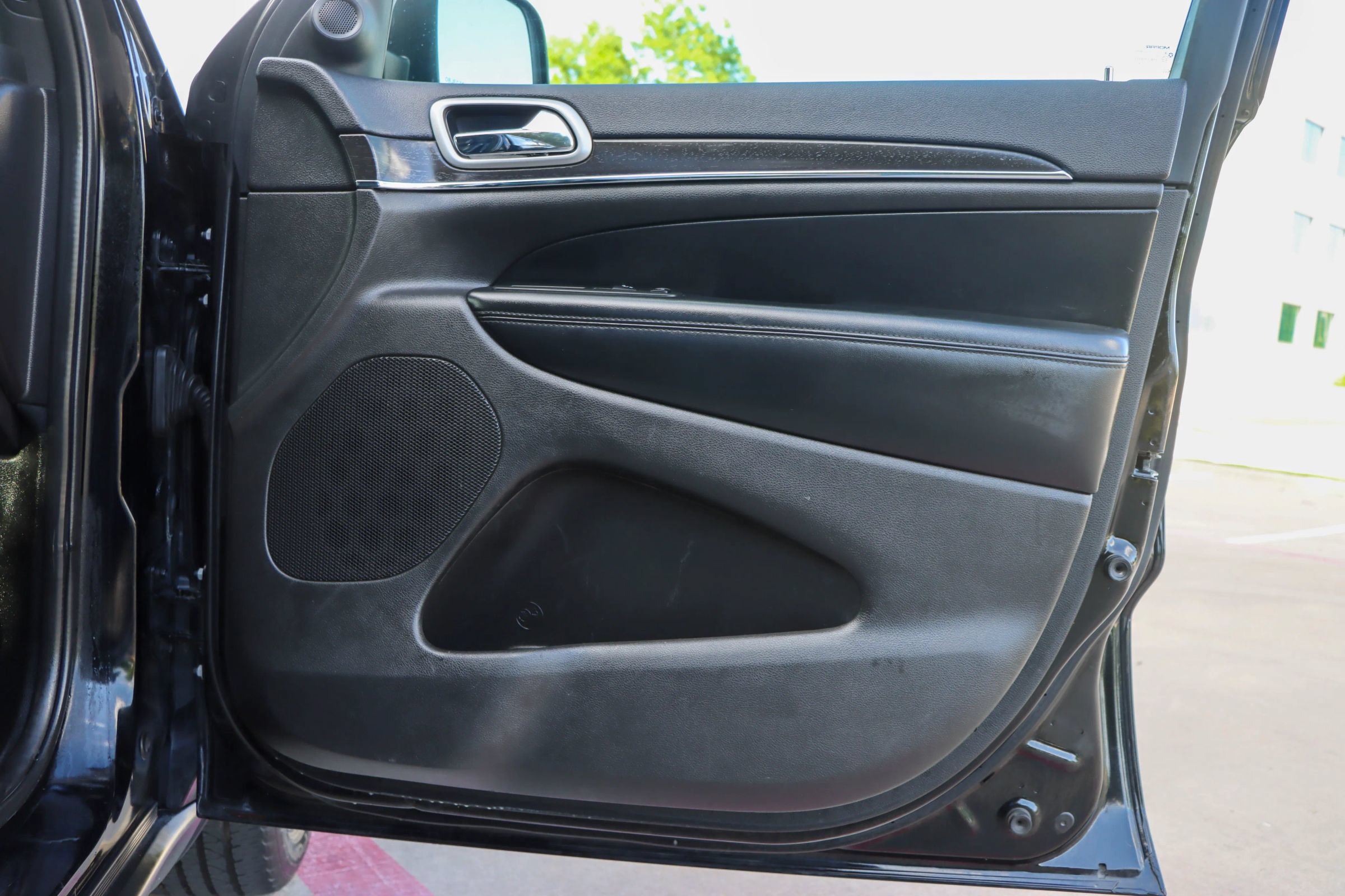 Used 2018 Jeep Grand Cherokee Limited RWD image 9