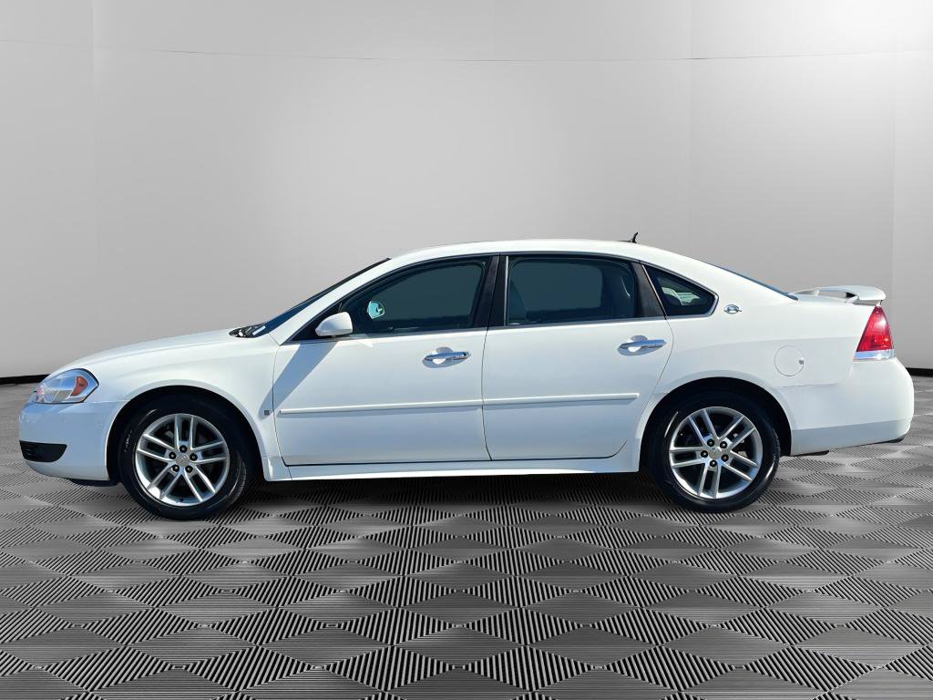 Used 2009 Chevrolet Impala LTZ FWD image 2