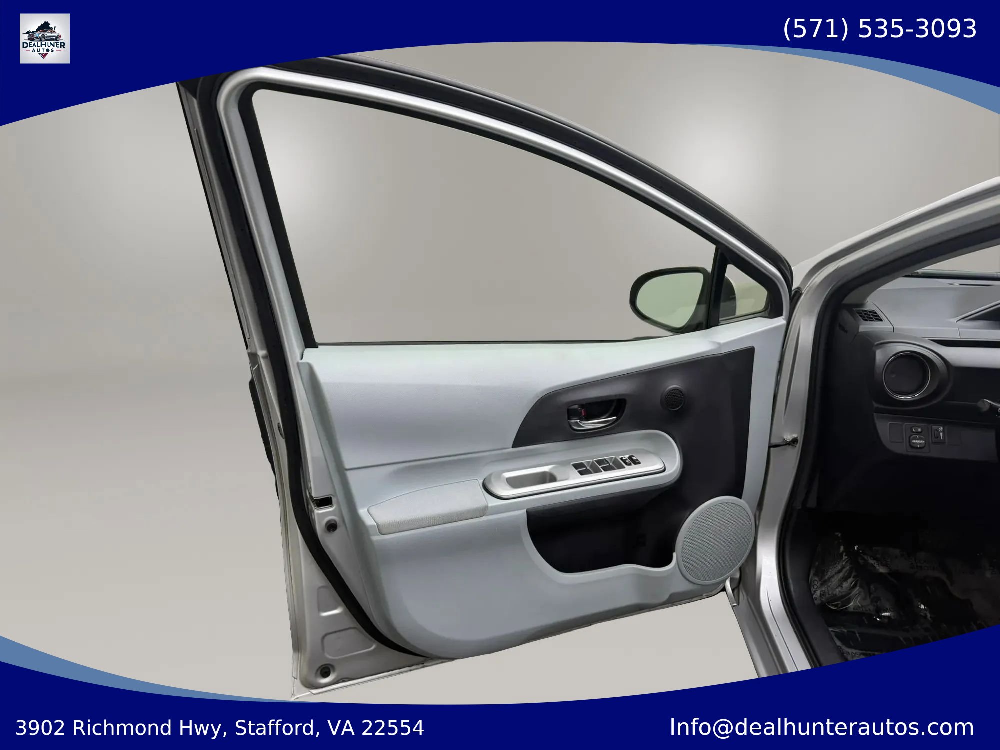 Used 2012 Toyota Prius C Four FWD image 21