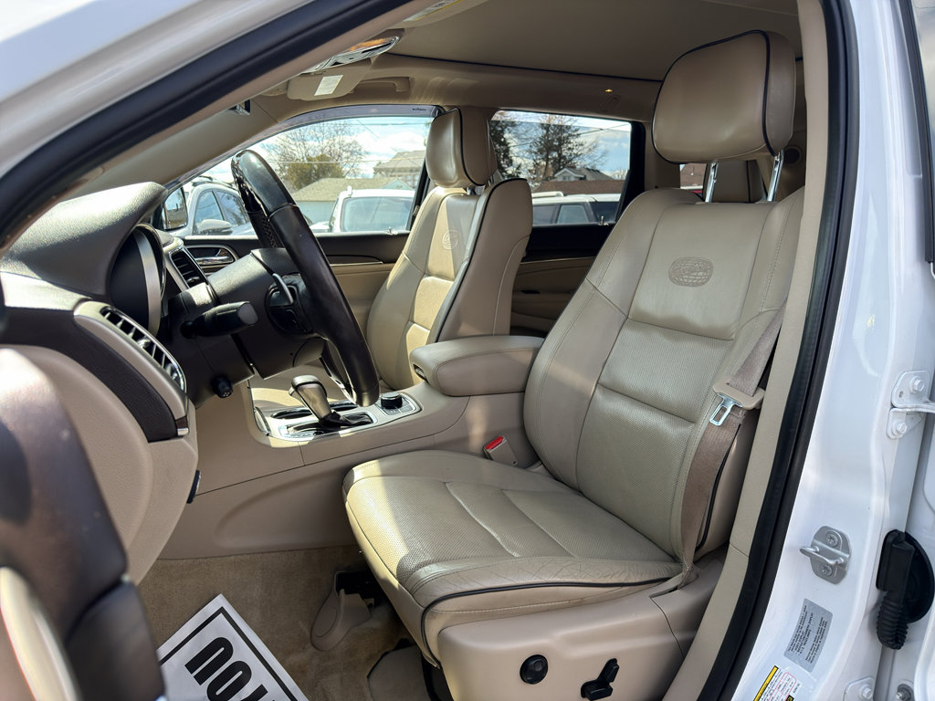 Used 2016 Jeep Grand Cherokee Overland AWD/4WD image 14