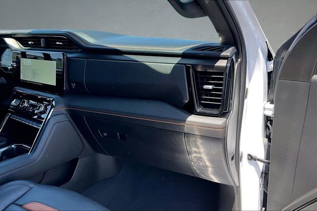 Used 2022 GMC Sierra 1500 AT4 w/ AT4 Premium Package AWD/4WD image 15