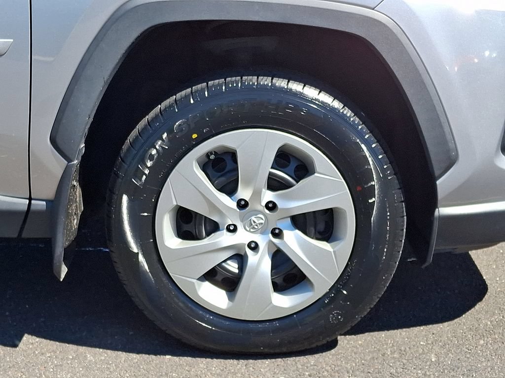 Certified 2021 Toyota RAV4 LE AWD/4WD image 8