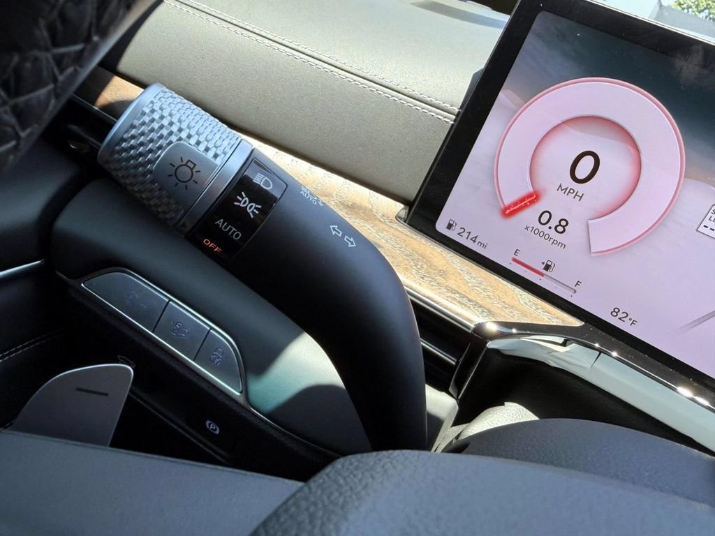 Certified 2025 Genesis GV80 2.5T Advanced AWD/4WD image 25