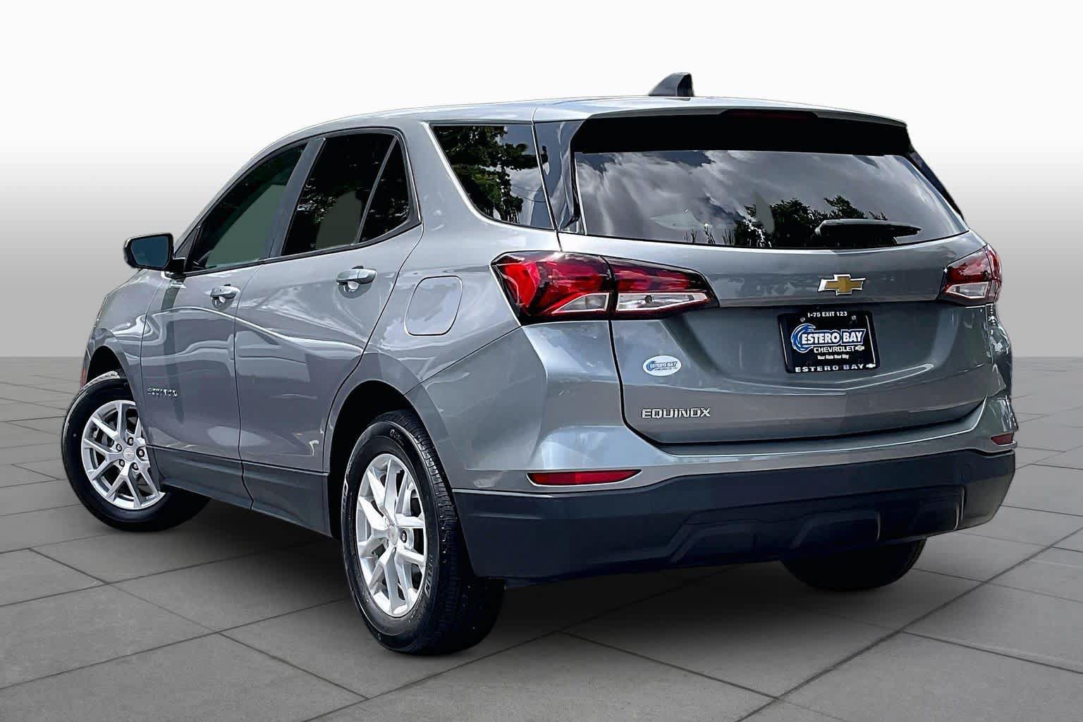 Used 2023 Chevrolet Equinox LS w/ LS Convenience Package FWD image 12