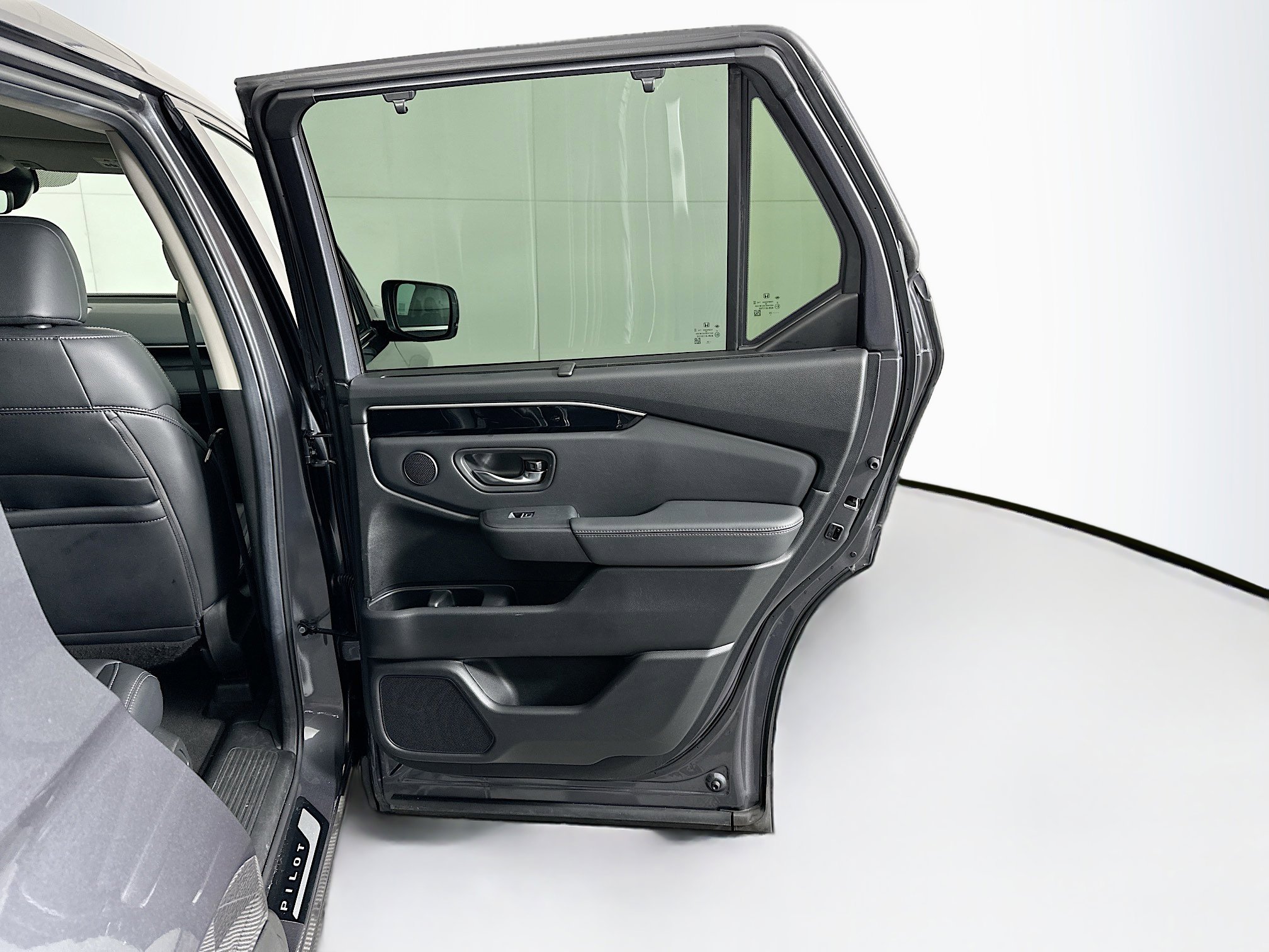 Used 2025 Honda Pilot EX-L image 31