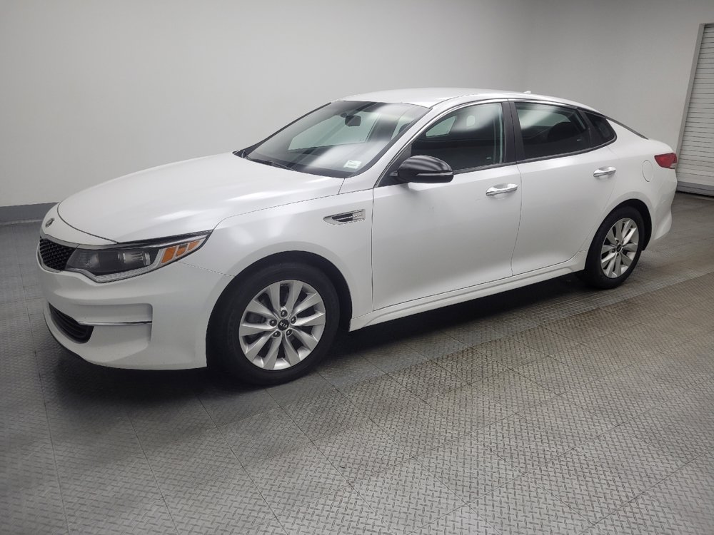 Used 2018 Kia Optima LX w/ 17" Alloy Wheels Package FWD image 2
