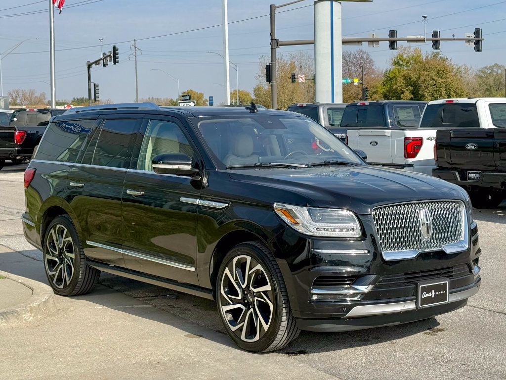 Used 2019 Lincoln Navigator Reserve AWD/4WD image 7