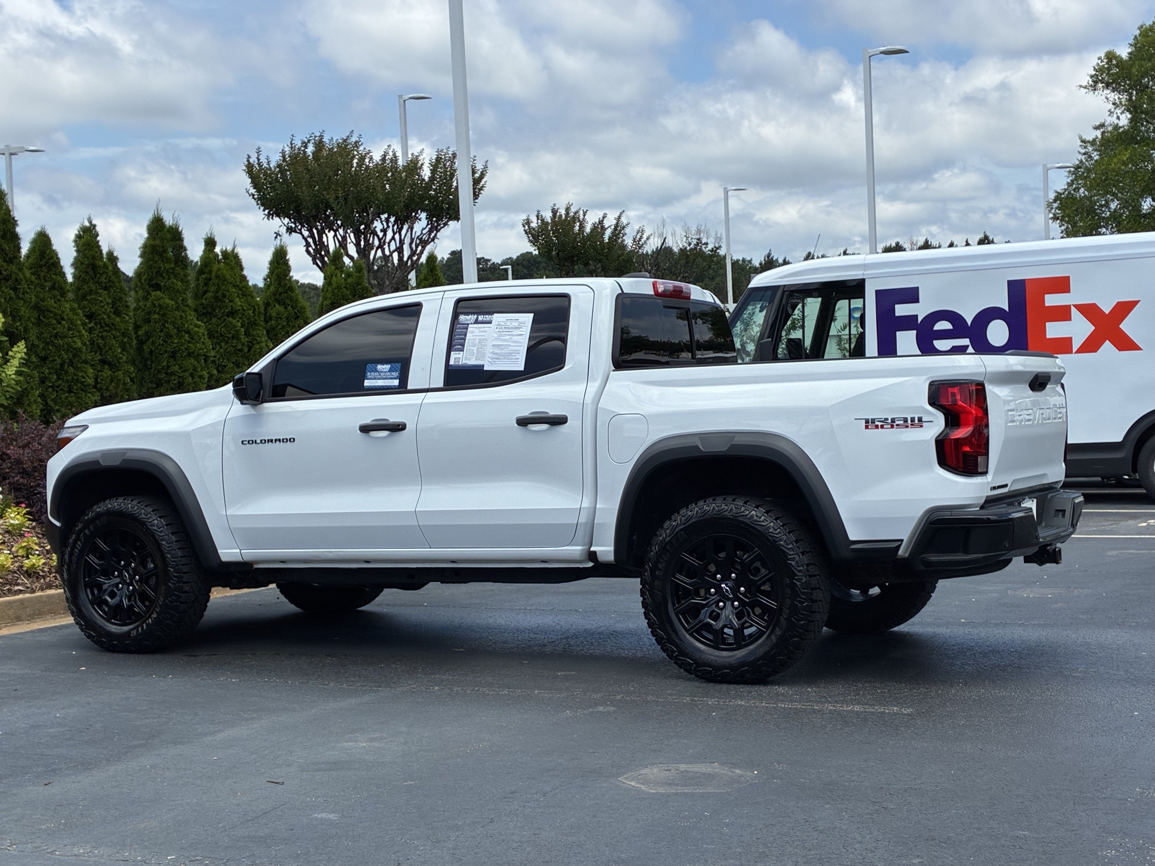 Used 2023 Chevrolet Colorado Trail Boss w/ Technology Package AWD/4WD image 9